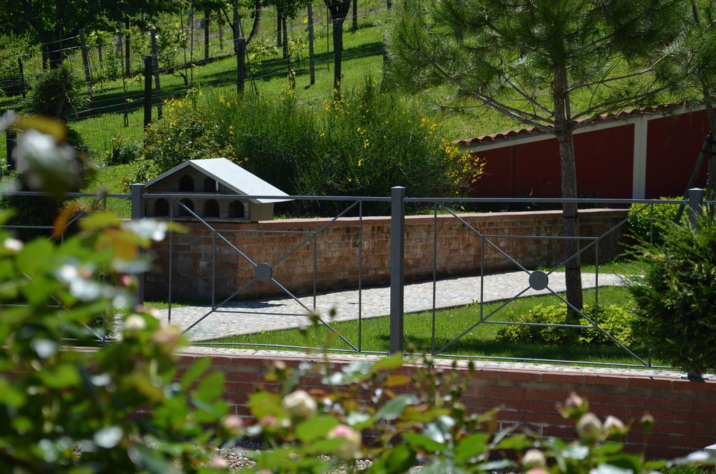 Cascina Castagneto 호텔 CastellʼAlfero 외부 사진