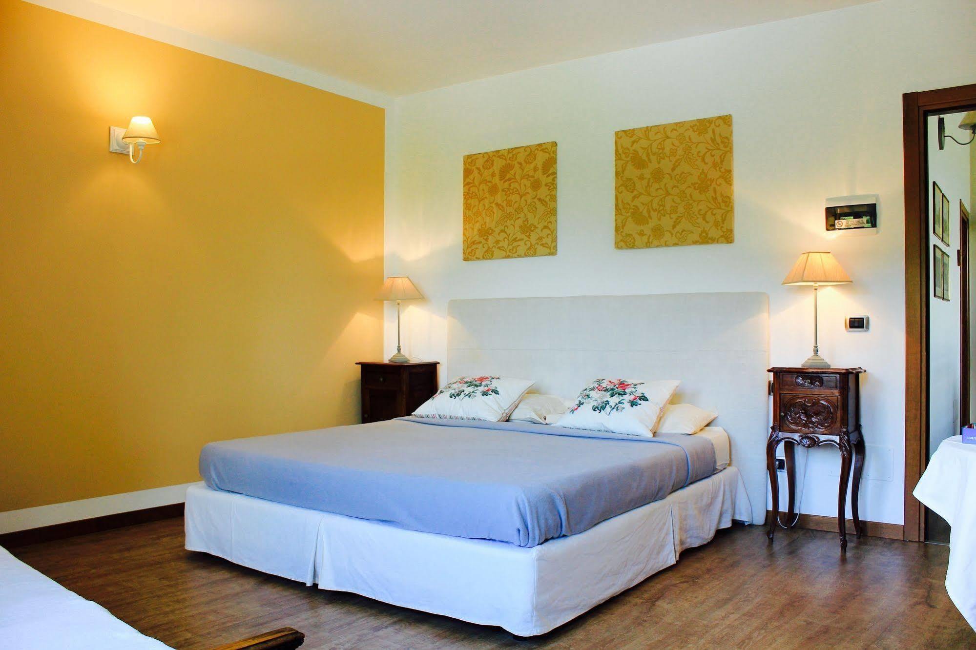 Cascina Castagneto 호텔 CastellʼAlfero 외부 사진